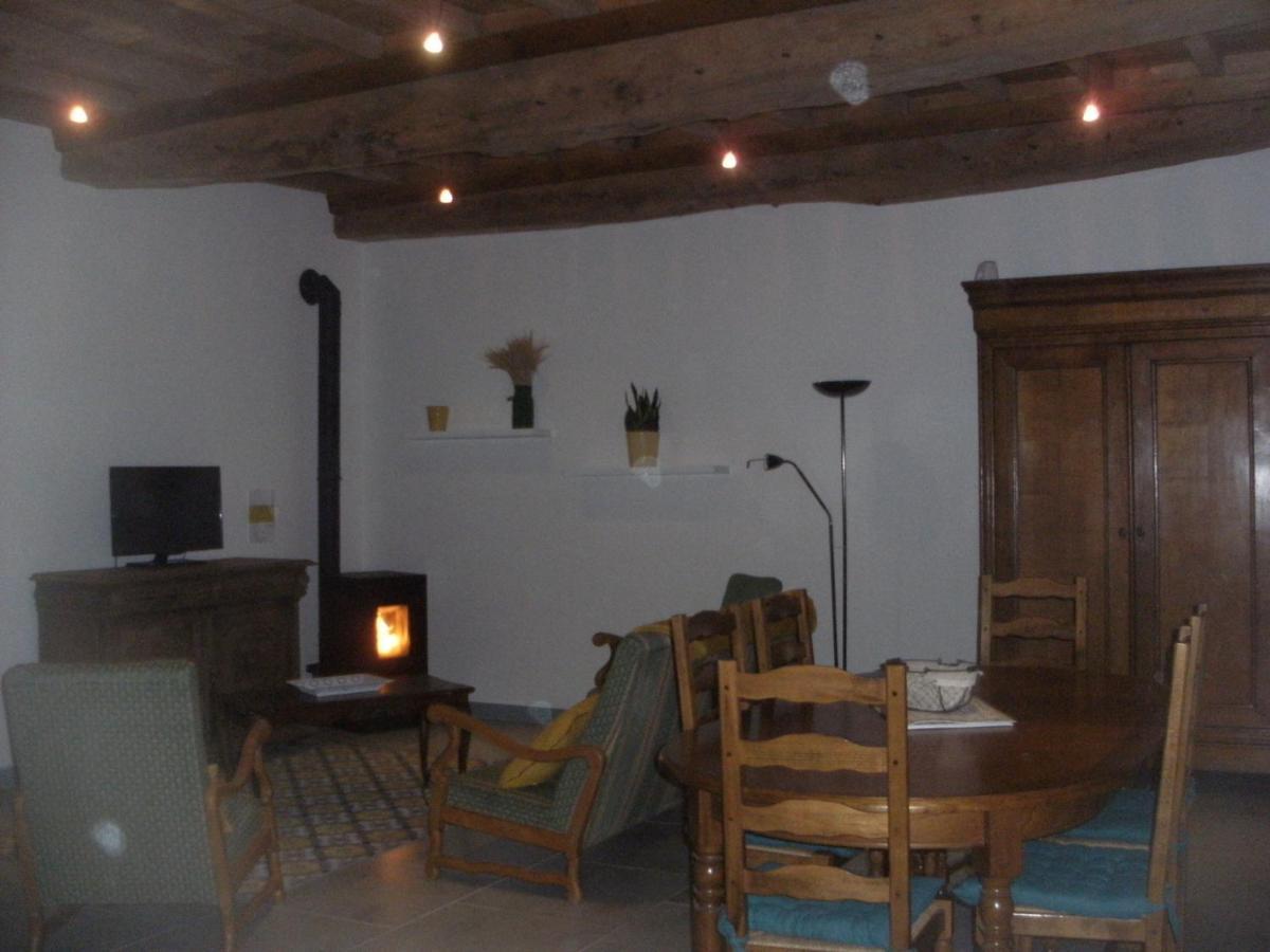 Grange Dans Ancien Corps De Ferme Hotel Bellengreville  Eksteriør billede