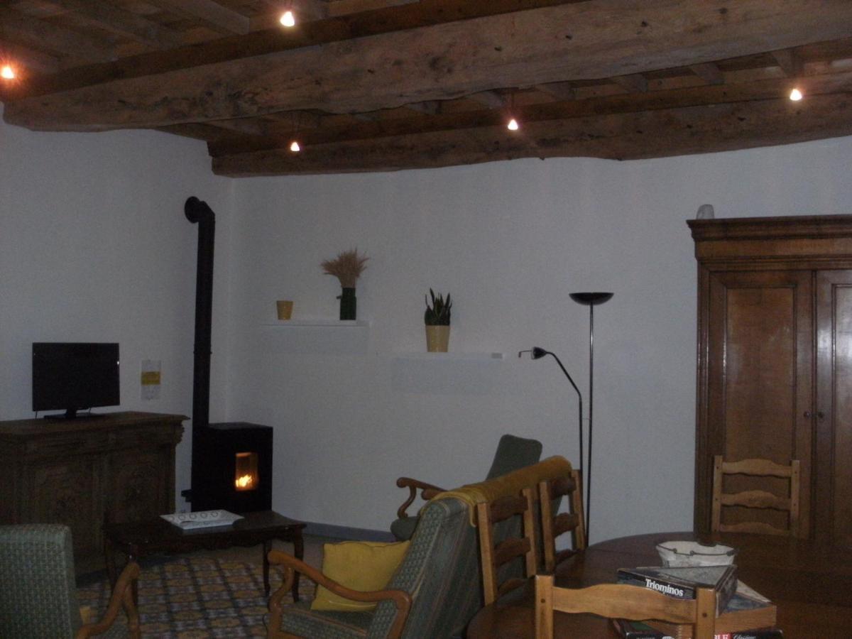 Grange Dans Ancien Corps De Ferme Hotel Bellengreville  Eksteriør billede