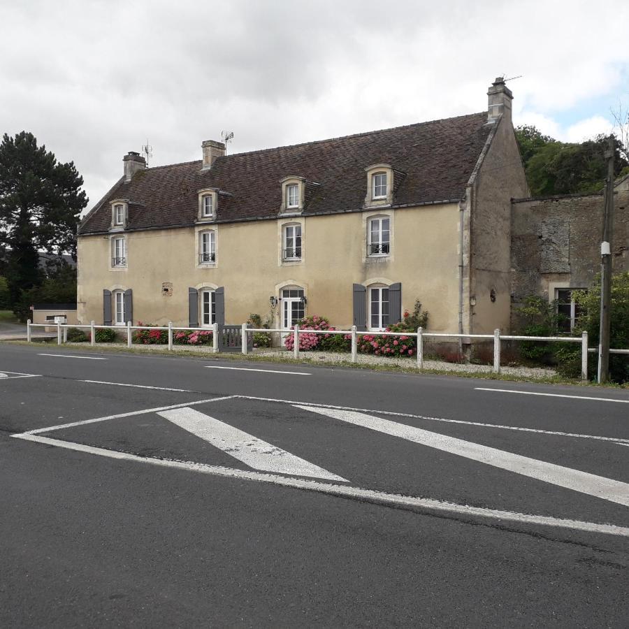 Grange Dans Ancien Corps De Ferme Hotel Bellengreville  Eksteriør billede